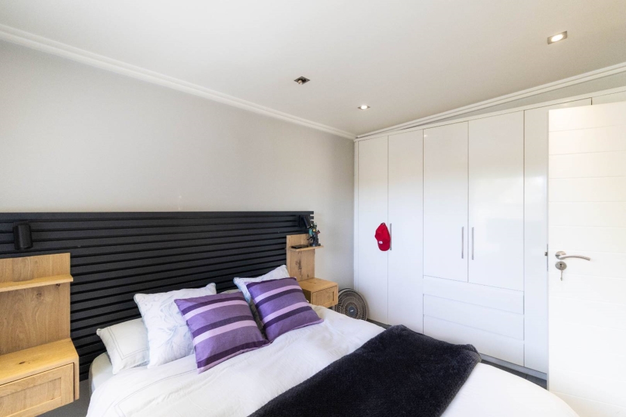 4 Bedroom Property for Sale in Sandbaai Western Cape